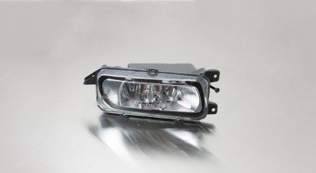 Lampa przeciwmgłowa Mercedes Actros 2/3 943.899 prawa. (003 820 7656, 943 820 0156, 9438200156RH) (Wosm | e055RH)