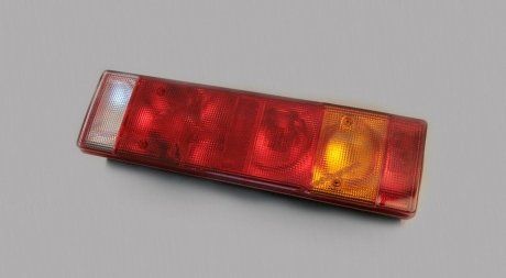 Lampa tylna lewa 7. sekcji. Gniazdo AMP z podświetleniem tablicy rejestracyjnej 465 x 130 x 85 M8(157) (mm) (1284211, 1284213, 1304789, 1365963, 1625985, 1626319, 2773801, 2870801, 5000296592, 50 018 31194, 5001847584, 5001847586, 5001864535, 5010179915,