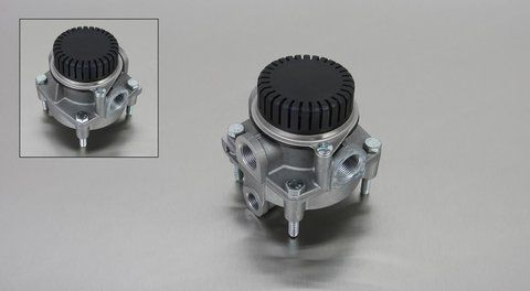 Przyspieszający zaw&oacute;r hamulcowy IVECO EUROTECH/CURSOR 41031426 AC574AXY AC574BYW 503135582