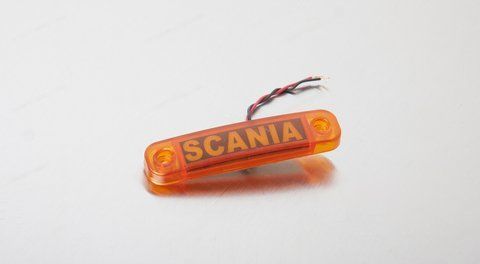 Ponadgabarytowa lampa wzdłużna z napisem &bdquo;SCANIA&rdquo; LED ż&oacute;łta