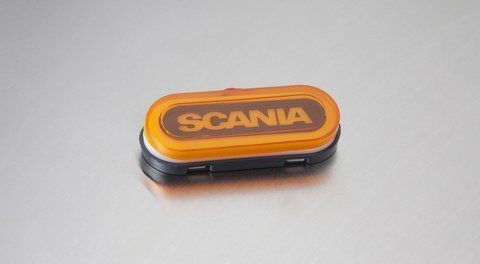 Ponadgabarytowa lampa owalna NEON z napisem &bdquo;SCANIA&rdquo; w kolorze ż&oacute;łtym