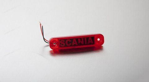 Ponadgabarytowa lampa wzdłużna z napisem &bdquo;SCANIA&rdquo; LED czerwona