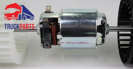 Моторчик печки Mercedes 609-711 (24V) (с крыльчаткой) (8326) (AUTOTECHTEILE | 100 8326) 1812658-19 фото